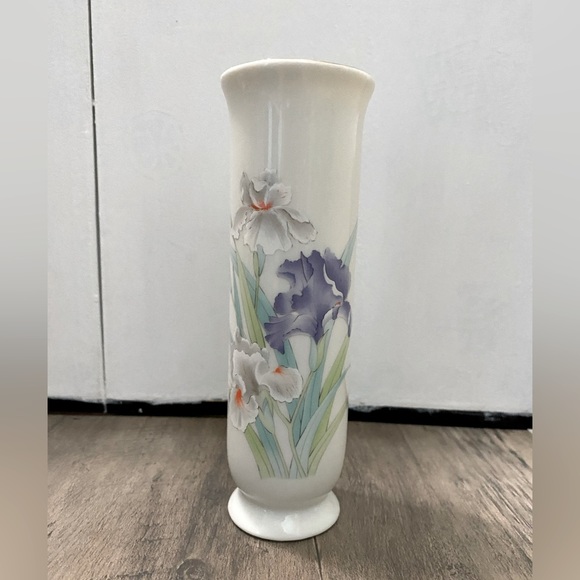 Otagirl Other - Otagiri Iris Bouquet porcelain vase made in Japan from the 1980’s Vintage